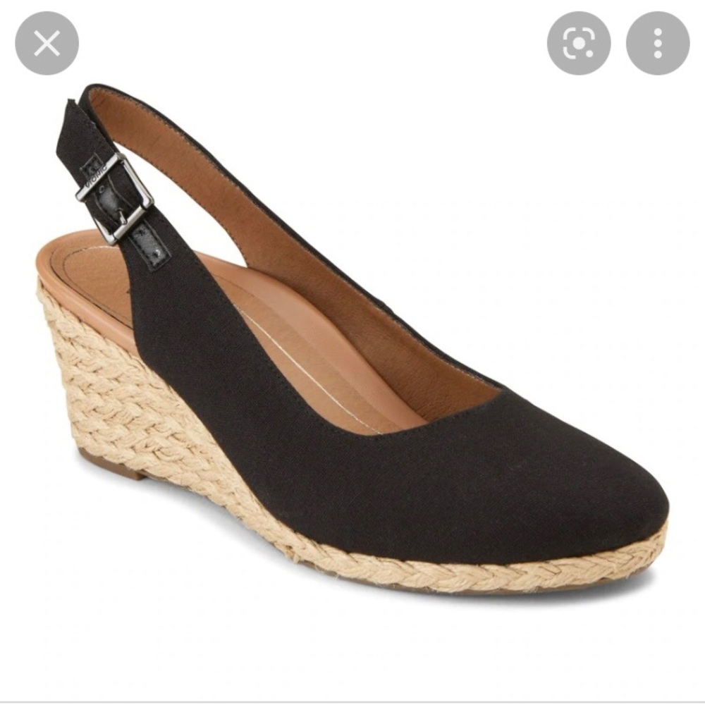Vionic Coralina Espadrille Wedge in Black